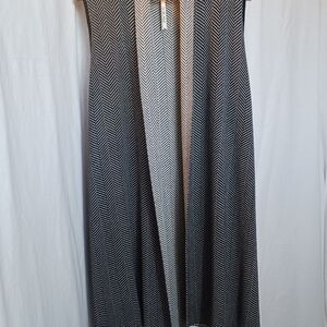 Leo & Nicole Black and White Chevron Long Sweater Vest
